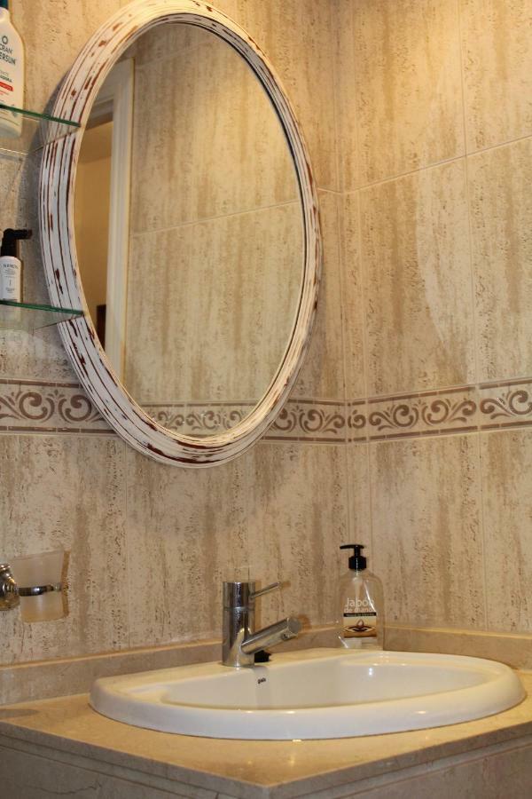 Duquesa Suites. Manilva Сан-Луис-де-Сабинильяс Экстерьер фото
